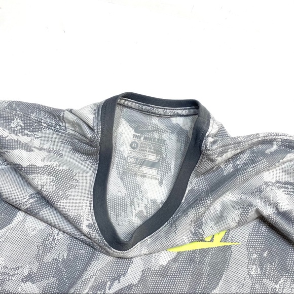 Nike dri fit printed shirt - Picture 2 of 3